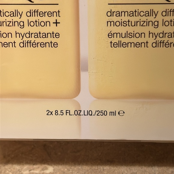 Brand New Sealed Clinique Dramatically Different Moisturizing Lotion. - Picture 2 of 4